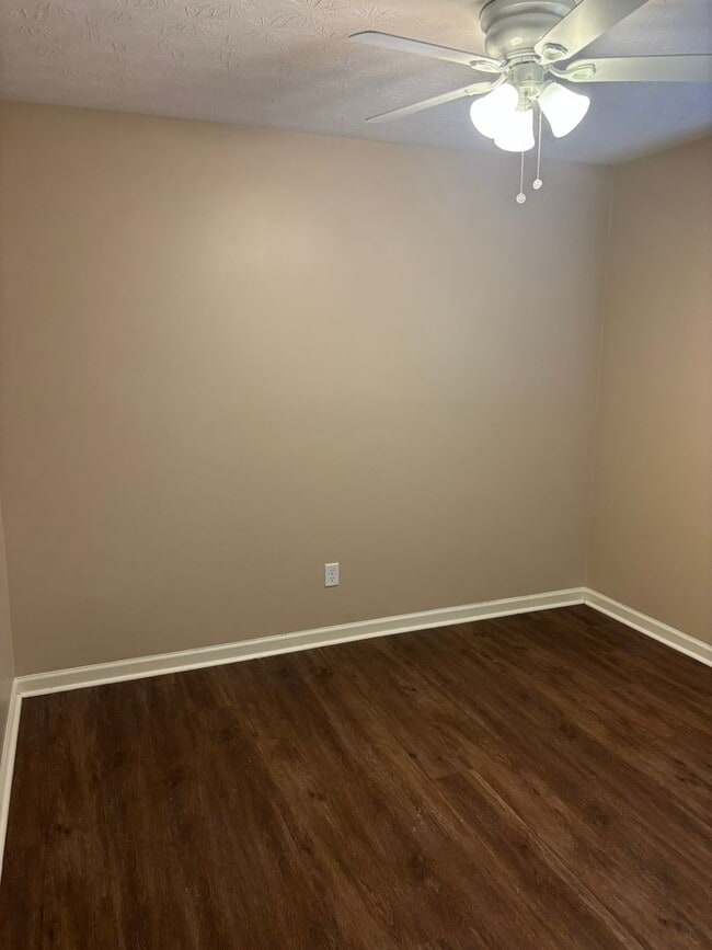 Building Photo - 6313 Olde Towne Dr