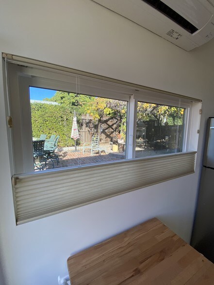 garden view with plenty of natural lights - 2258 Overland Ave