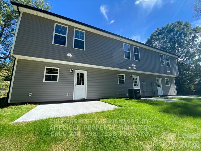 Building Photo - 2701 Vale Ave