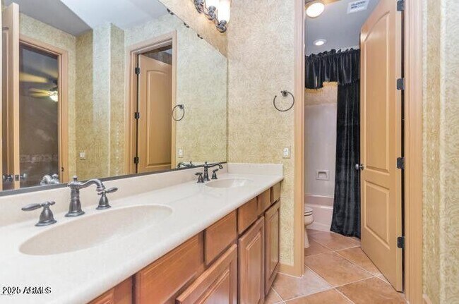 Building Photo - 4842 E Firestone Dr