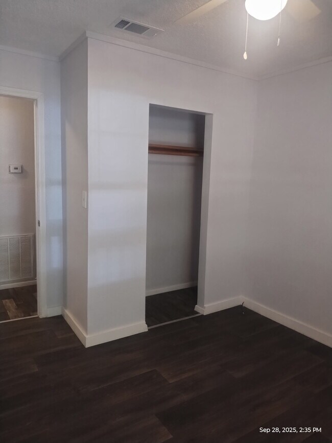 Building Photo - 855 Aldredge Cir