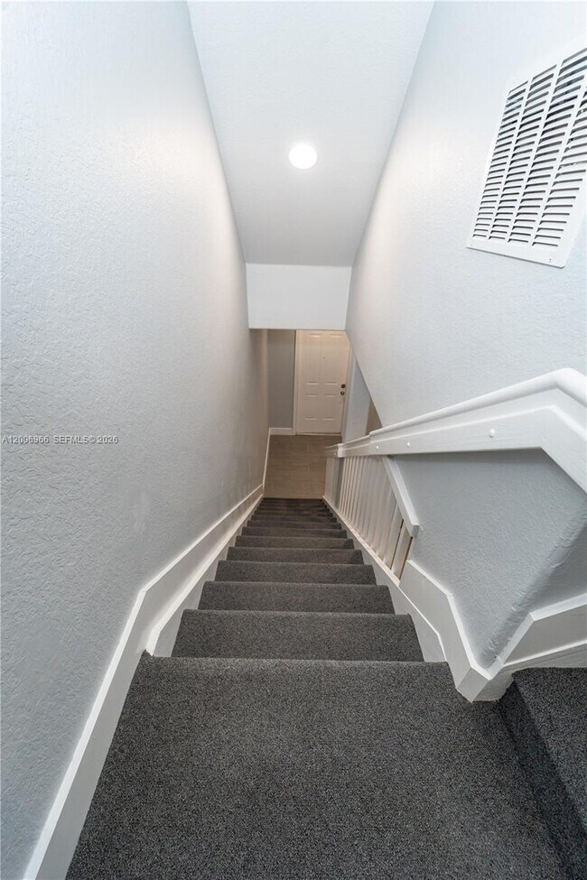 Building Photo - 3515 Shoma Dr