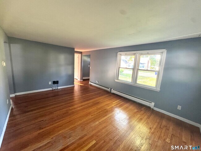 Building Photo - 482 Ash Dr