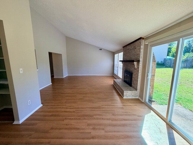 Building Photo - Large Lot; Fenced Backyard; No HOA
