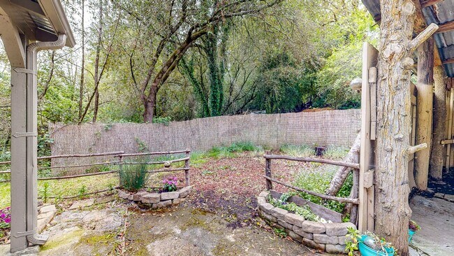 Building Photo - Adorable West County One Bedroom Cottage