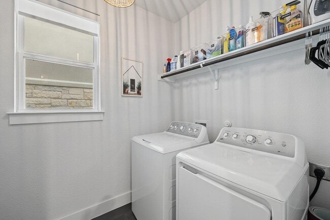 Building Photo - 7617 Alouette Dr