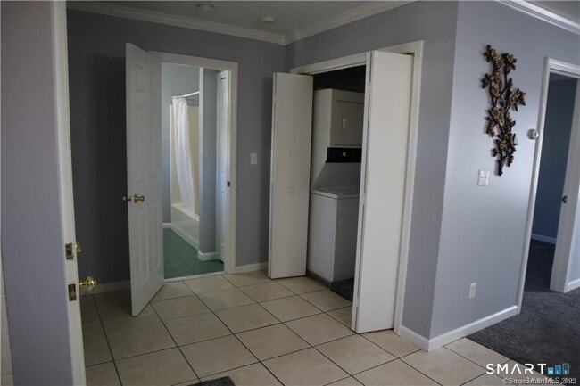 Building Photo - 28 Smith St