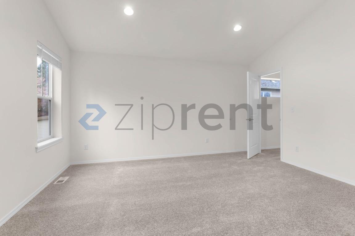 Building Photo - 18507 26th Ave SE