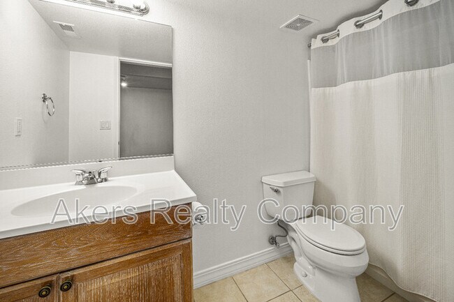 Building Photo - 2143 Teal Ct