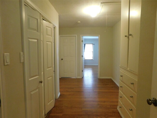 Building Photo - 2317 Dorrington St