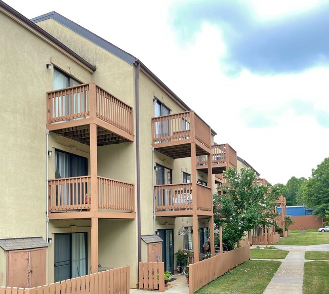 Building Photo - 1 Bedroom Apartment on Linden Ave