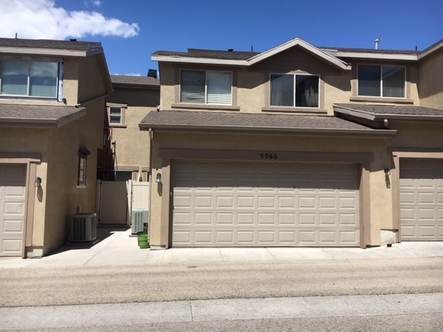 Building Photo - PRICE REDUCED:  LG 4-BED TOWNHOUSE NOW $1,995