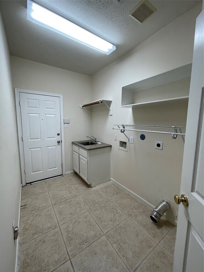 Building Photo - 26410 Banning Park Ln
