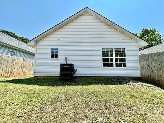 Building Photo - 332 Cassidy Ln