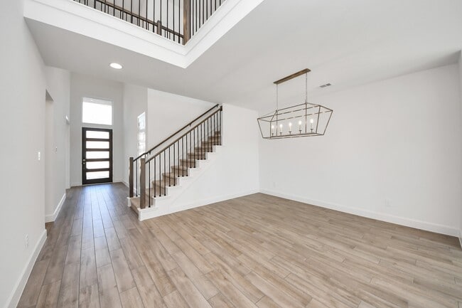 Building Photo - 5806 Pink Coral Ln