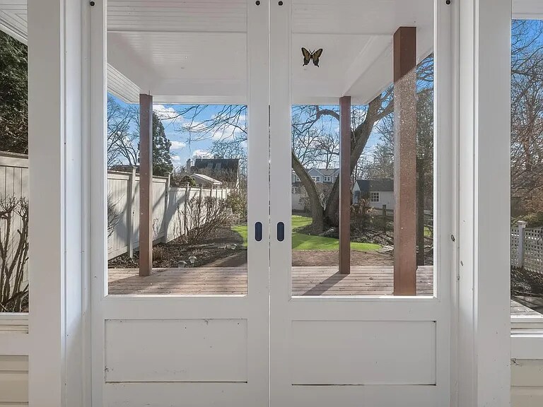 Indoor/Outdoor Room - 324 Maple Ave