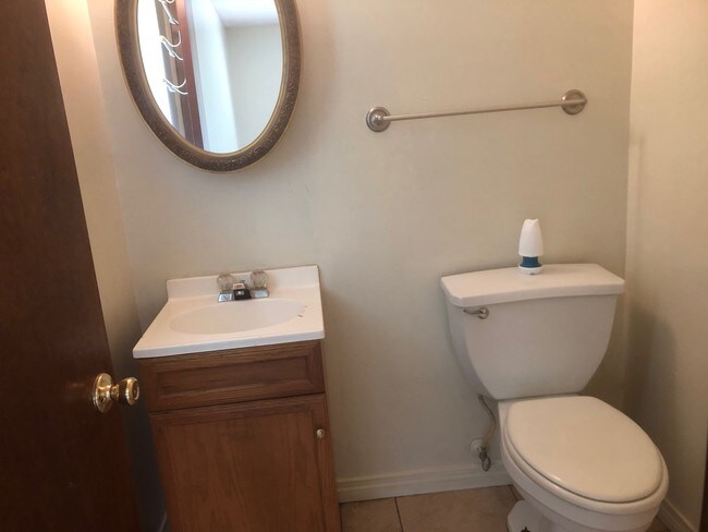 Building Photo - 490 S 9th St