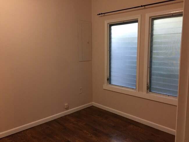 Building Photo - 2430 SW 25th Terrace