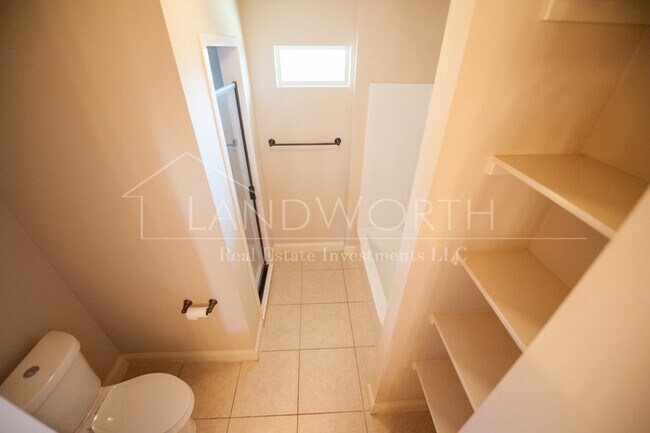 Building Photo - 3 bed 2 bath Beautiful Property