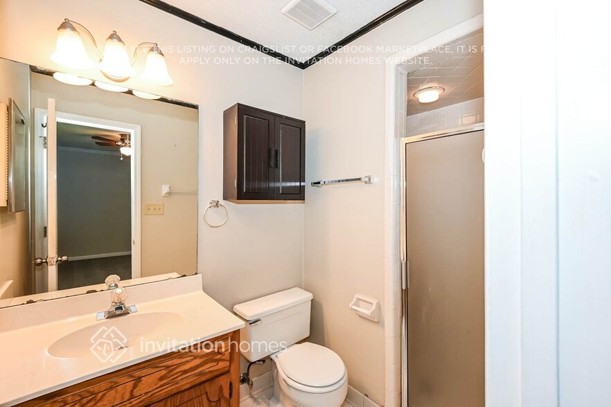Building Photo - 7131 Hillside Ln