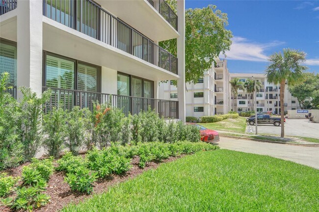 Building Photo - 1101 River Reach Dr