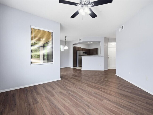Building Photo - Charming 1 Bed / 1 Bath with Resort-Style Amenities!