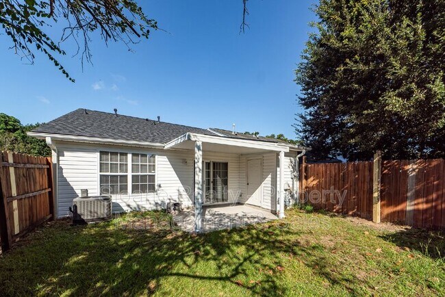 Building Photo - 1322 Pinnacle Ln