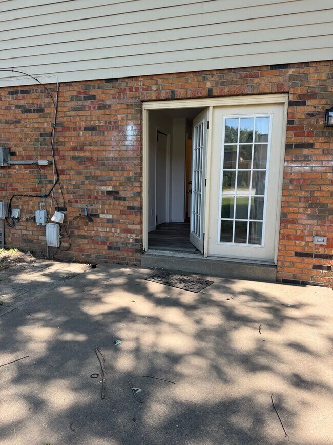 Building Photo - 913 Belle Valley Dr