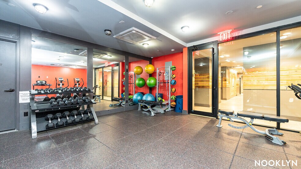 Building Photo - 824 E New York Ave