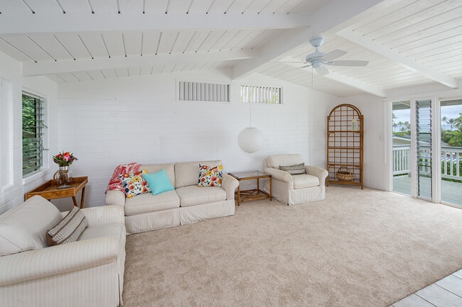 Building Photo - Very clean and bright 1 bedroom, 2 bath in Lanikai with views! All utilities!