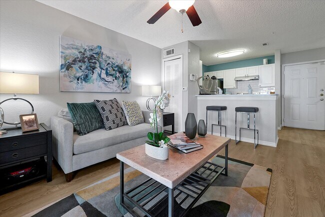 Building Photo - ARIUM Lakeview