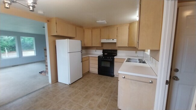 Building Photo - Charming 3BR/2BA Home Minutes to Sea-Tac Airport