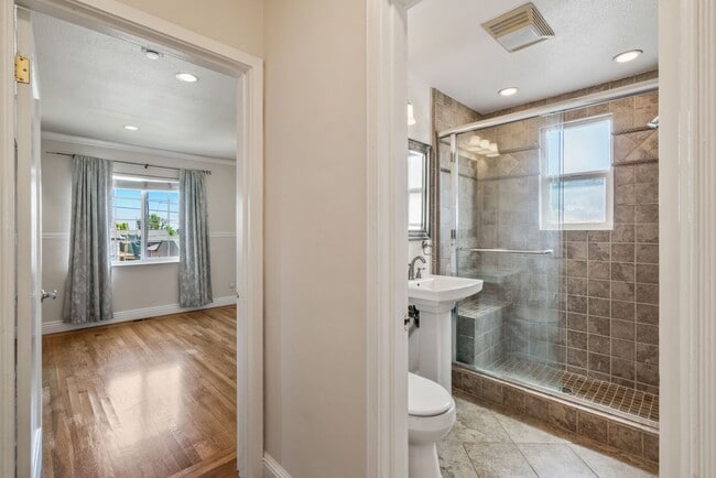 Building Photo - 135 Anza Way