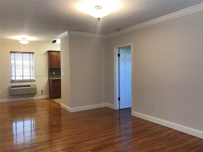 Building Photo - 35 Antilla Ave