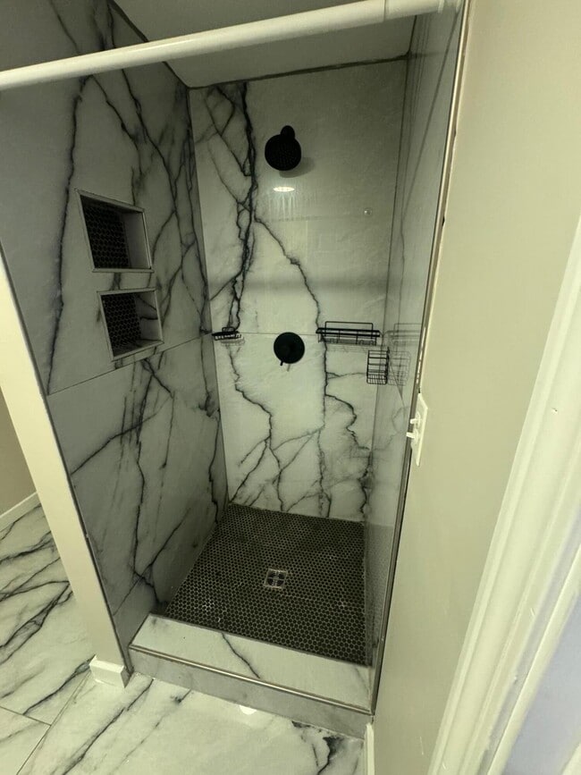 Building Photo - 14591 Mettetal St