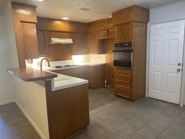 Building Photo - 319 Chestnut St