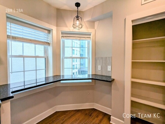 Building Photo - 920 Ward Pkwy