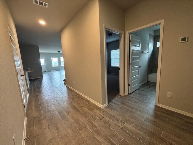 Building Photo - 11616 Comano Dr