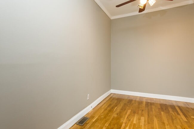 Building Photo - 605 1st St