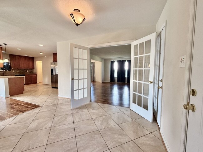 Building Photo - 1012 Antioch Cir