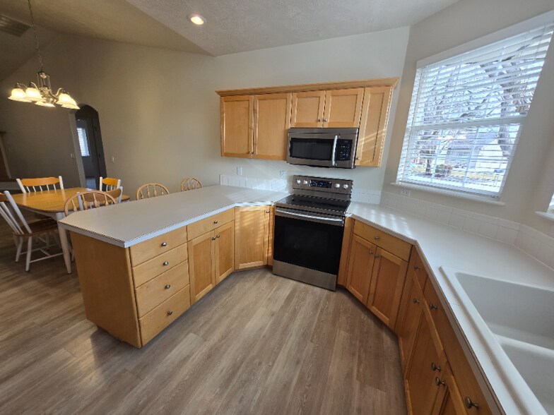 Building Photo - 2660 S Spring Bar Way