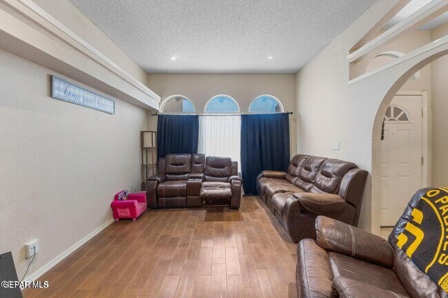 Building Photo - 2297 Lisa Sherr St