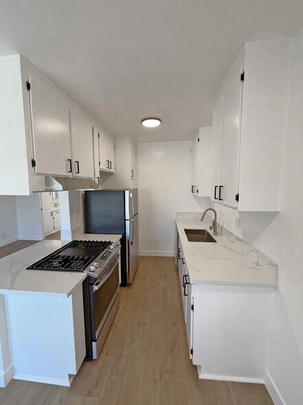 Building Photo - 5307 Sepulveda Blvd