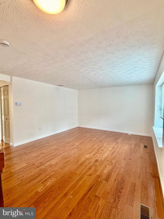 Building Photo - 1234 Elm Grove Cir