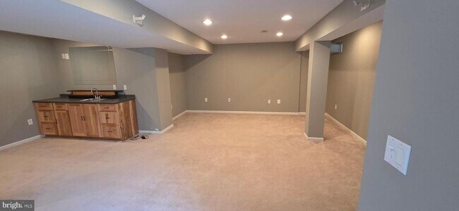 Building Photo - 25366 Vacation Pl