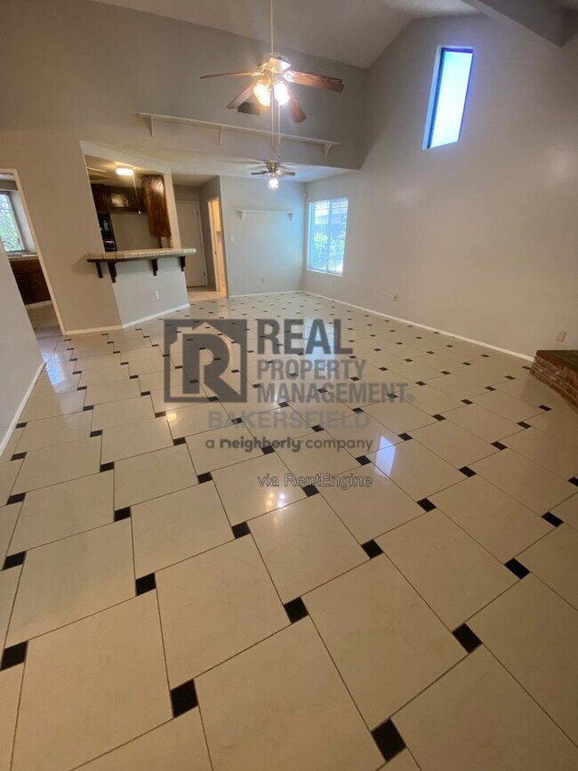 Building Photo - 7708 Okanagan Ct