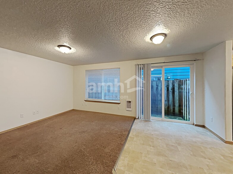 Building Photo - 2351 Sam Parrett Dr