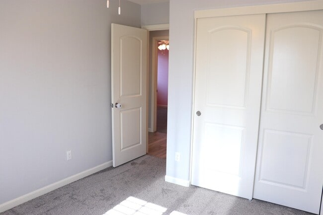 Building Photo - 1884 Clover Drive