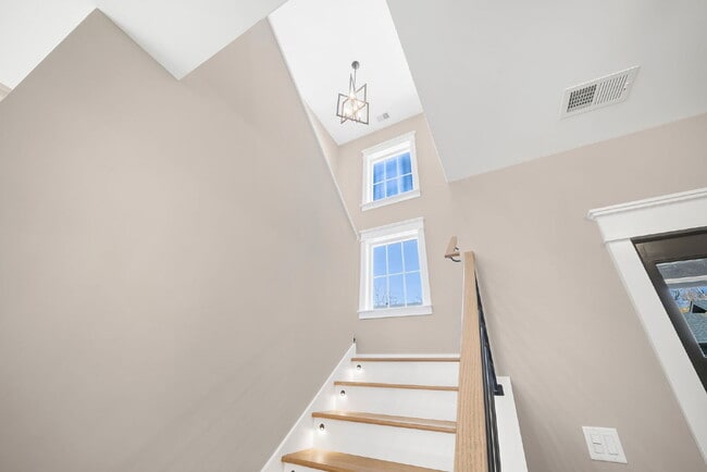 Building Photo - Fully Furnished | Asheville Area
