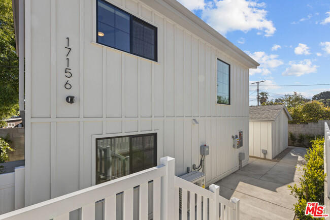 Primary Photo - 17156 Rinaldi St